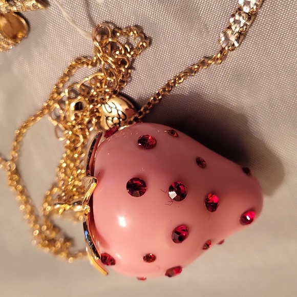 Betsey Johnson strawberry babycakes - Picture 4 of 5